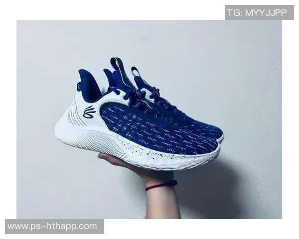 布克赛后手持库里签名鞋款Book1出席采访引发热议 布克赛后手持库里签名鞋款Book1出席采访引发热议