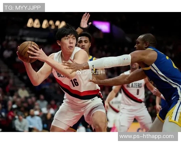 弗拉格因左脚踝扭伤缺席比赛现场观赛与库班同坐展现球队团结精神