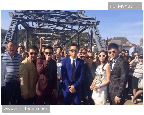 在迪拜商场偶遇巴尔德吾米提江与U22全员共游哈利法塔的奇妙之旅 在迪拜商场偶遇巴尔德吾米提江与U22全员共游哈利法塔的奇妙之旅